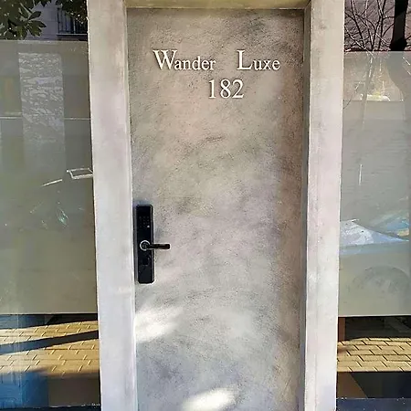 Wander Luxe 3* تيرانا